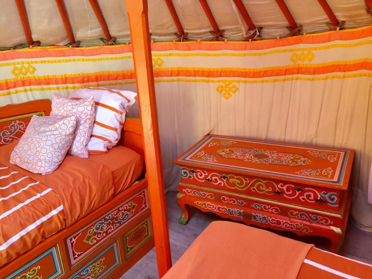 Yourte Mongole Huriel Bagian luar foto