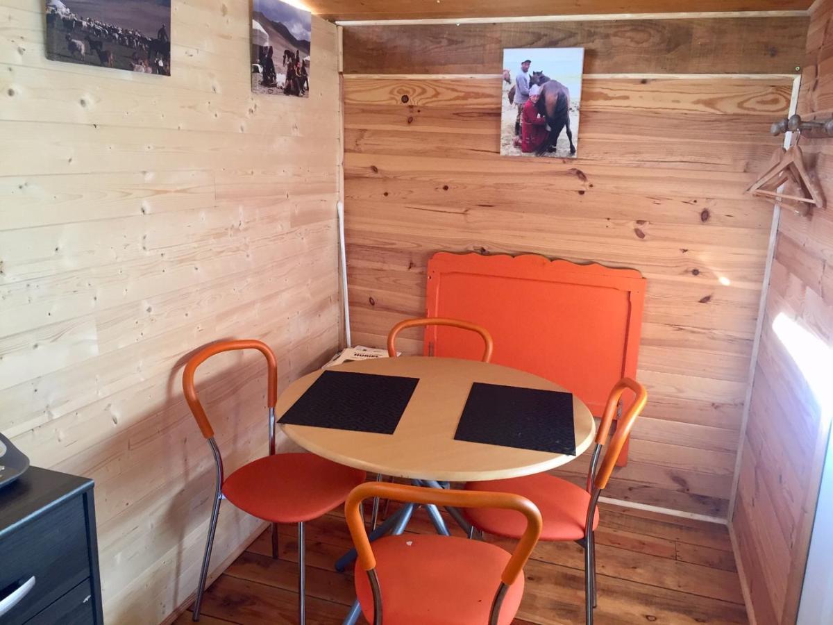 Yourte Mongole Huriel Bagian luar foto